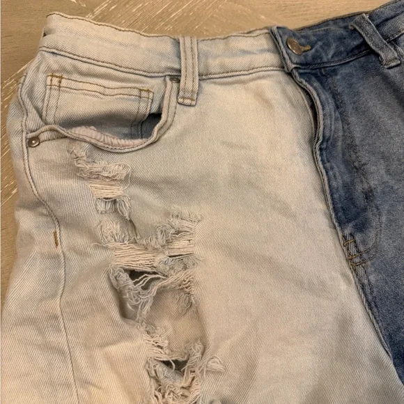 No Boundaries Light and Dark Blue Distressed Jean Shorts - Picture 3 of 6